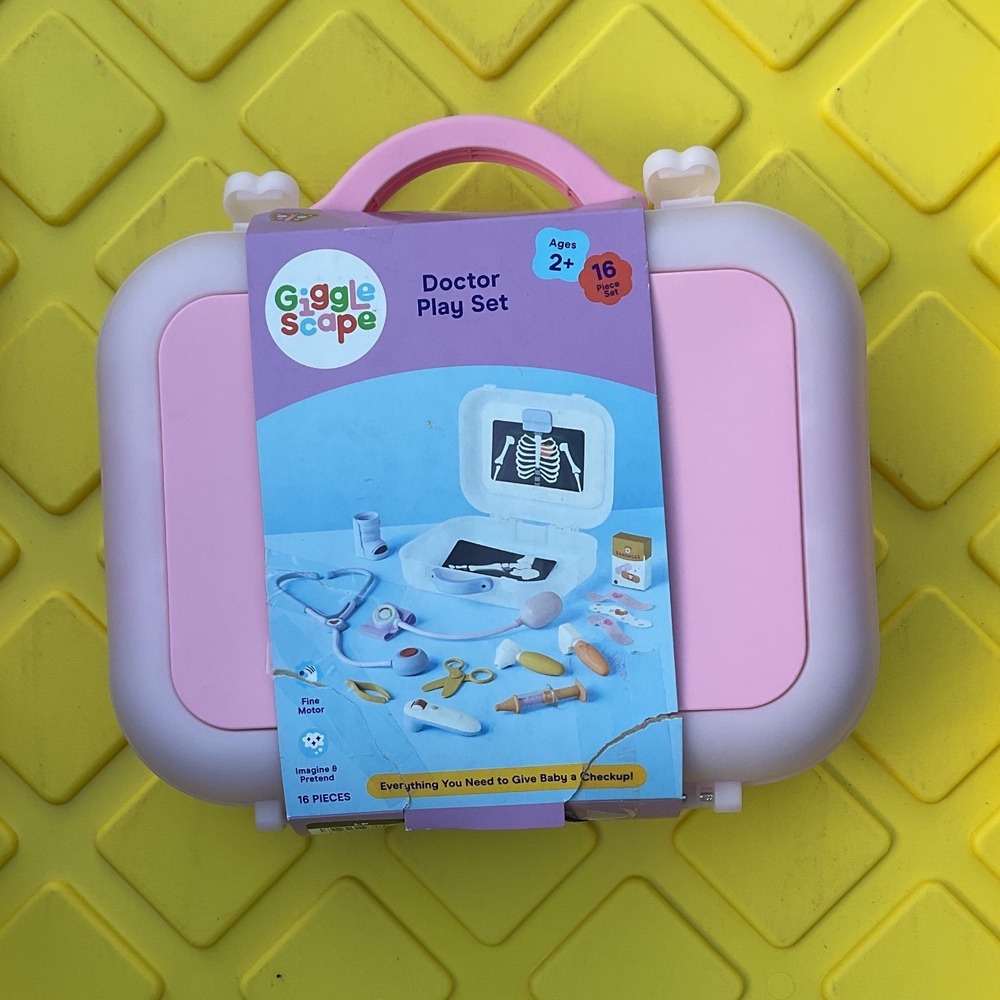Giggle Scape Doctor Play Set 16 Piece Pink Purple Medical Kit Toy Ages 2+ New